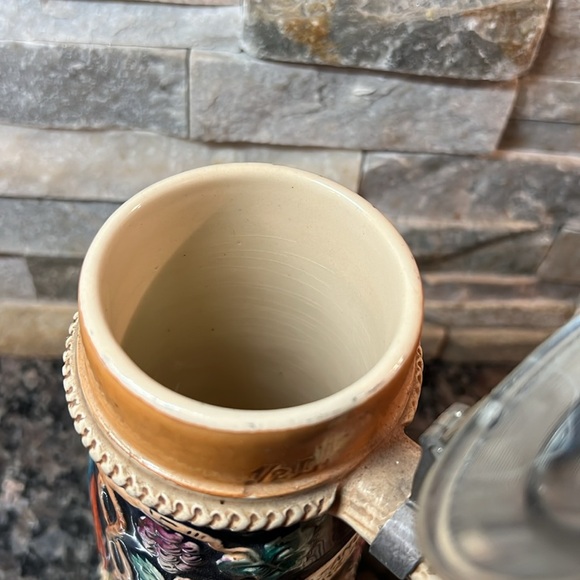 German beer stein with musical wind up - Picture 7 of 10